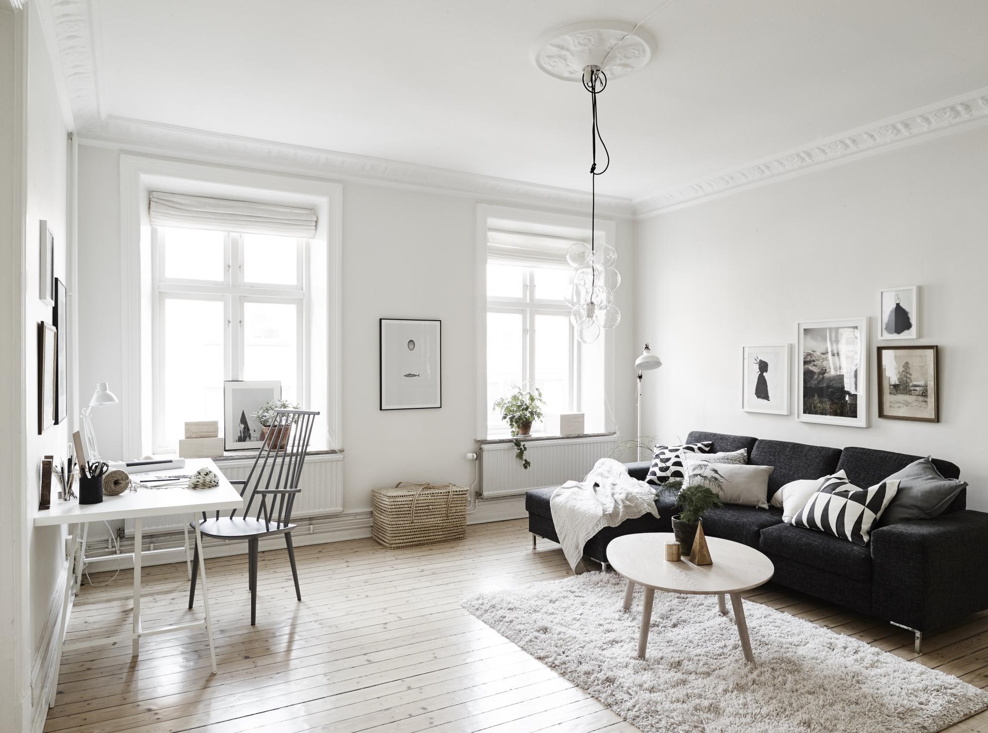 Черно-белая гостиная в норвежском стиле