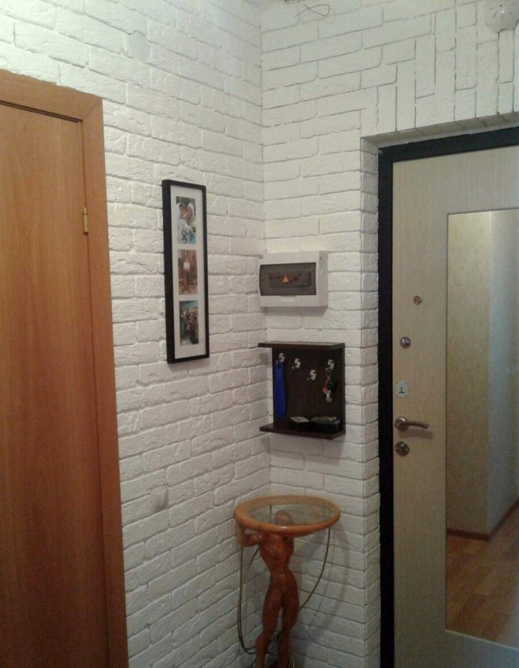 Декоративные кирпичики на стену в коридоре и прихожей: отделка под .